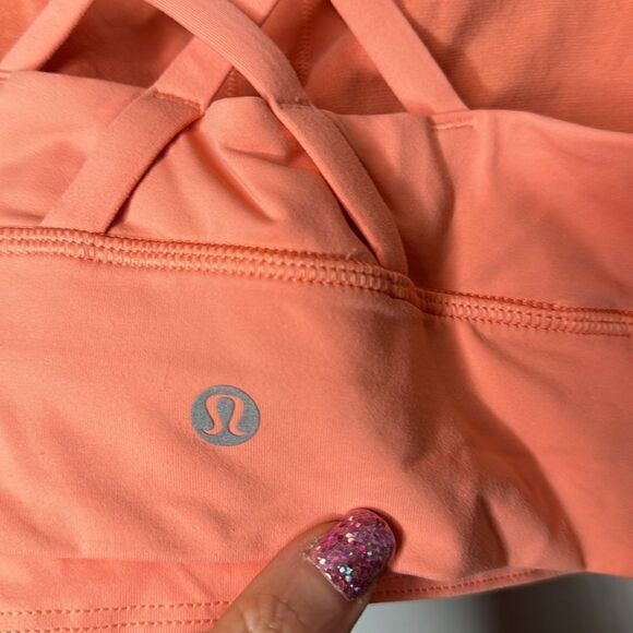Lululemon Energy Bra For Medium Support. Size 6. B-D Cup. - Picture 4 of 5